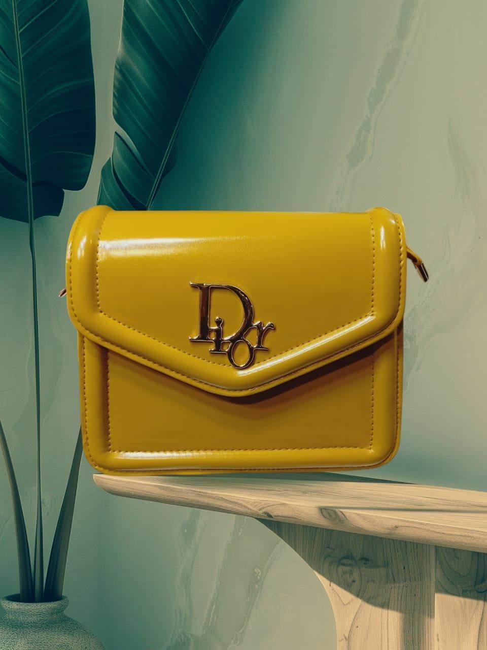 Dior Hand Bag - Huda la facon